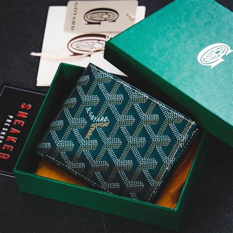 Goyard Victoire Wallet Green (BRAND NEW) .